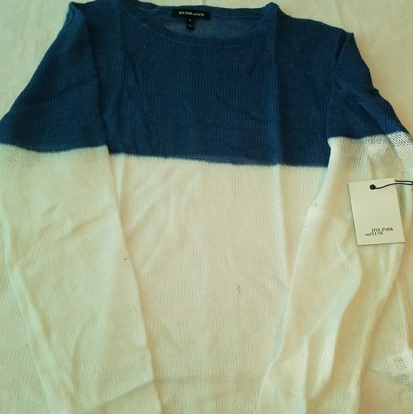 Loose knit, lightweight, oversize sweater. - Picture 2 of 2